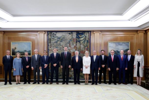 Su Majestad el Rey junto a una representación del Patronato de la Fundación Profesor Manuel Broseta