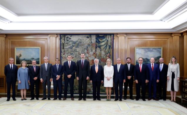 Su Majestad el Rey junto a una representación del Patronato de la Fundación Profesor Manuel Broseta