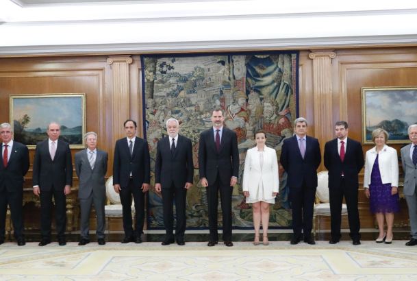 Su Majestad el Rey junto a la Junta Directiva de la Sociedad Española de Radiología - SERAM