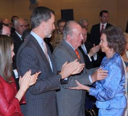 Don Juan Carlos y los Reyes felicita a Doña Sofía por el 40 aniversario de la Fundación Reina Sofía