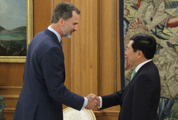 Su Majestad el Rey recibe al  Vice Primer Ministro y Ministro de Asuntos Exteriores de la República Socialista de Vietnam, Pham Binh Minh