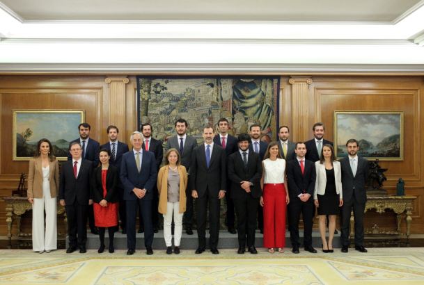 Su Majestad el Rey con la 66ª promoción de Técnicos Comerciales y Economistas del Estado