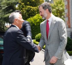 Su Majestad el Rey recibe al Presidente de Portugal a su llegada al Palacio de La Zarzuela