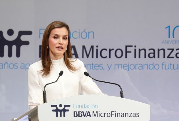 Su Majestad la Reina durante su intervención en el acto de celebración del X aniversario de la Fundación Microfinanzas BBVA