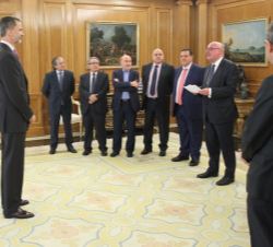 Su Majestad el Rey durante la audiencia con representantes de la Federación de Gremios de Editores de España
