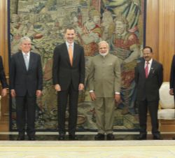 Su Majestad el Rey con el primer ministro de la República de la India, Narendra Modi, y las delegaciones de ambos países