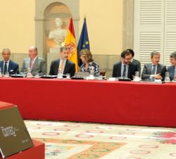 Don Felipe y Don Juan Carlos presiden la reunión del Patronato de COTEC