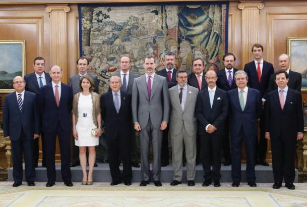 Fotografía de grupo de Don Felipe con a la Junta Directiva del Club de Exportadores e Inversores Españoles