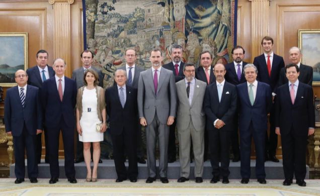 Fotografía de grupo de Don Felipe con a la Junta Directiva del Club de Exportadores e Inversores Españoles