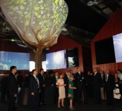 Don Felipe durante su visita al Pabellón de España de la Expo 2017