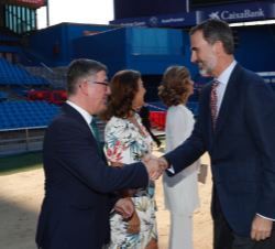 Su Majestad el Rey recibe el saludo del secretario de Estado de Educación, Formación Profesional y Universidades, Marcial Marín