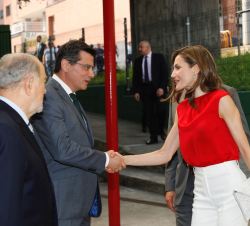 Su Majestad la Reina recibe el saludo del presidente de la Junta General del Principado de Asturias, Pedro José Sanjurjo