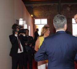 Don Felipe, con la presidenta de la Junta de Andalucía, Susana Díaz, y el presidente del Grupo Joly, José Joly Martínez de Salazar