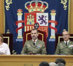 Su Majestad el Rey en el Aula Magna del CESEDEN