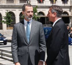 Don Felipe conversa con el Presidente Pahor