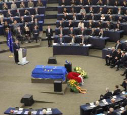 El Presidente del Parlamento Europeo, Antonio Tajani, dirige unas palabras en el Hemiciclo
