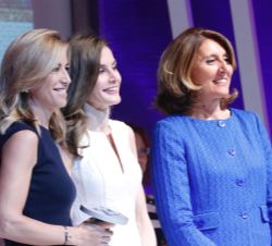 Doña Letizia entrega el Premio Nacional al Emprendimiento de la Industria del Sector de la Moda, a García Madrid