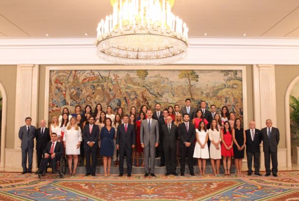 Su Majestad el Rey junto a la LVI Promoción de Ingreso en la Carrera Fiscal