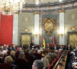 Vista general del salón de Plenos del Palacio de Justicia donde se desarolla el acto
