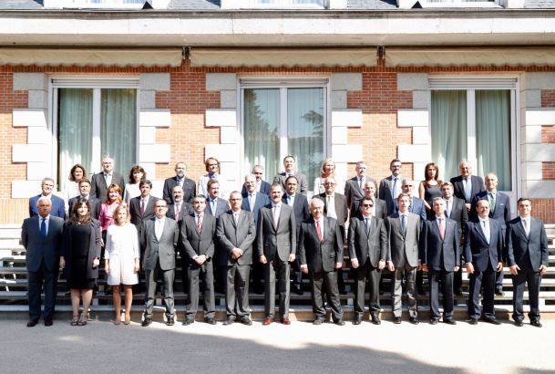 Su Majestad el Rey junto a una representación de la Agrupación de Entidades Forestales 