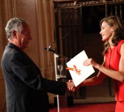 Su Majestad la Reina entrega el Premio Nacional de Música en su modalidad de Composición 2016 a Antoni Parera Fons