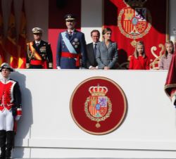 Sus Majestades los Reyes, Su Alteza Real la Princesa de Asturias y Su Alteza Real la Infanta Doña Sofía, en la Tribuna Real 