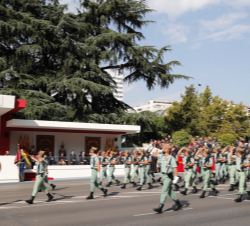 Vista de la Tribuna Real al paso de la Bandera de la Brigada del Tercio de la Legión nº 1