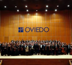 Sus Majestades los Reyes, con la Orquesta Sinfónica del Principado de Asturias y el Coro de la Fundación Princesa de Asturias