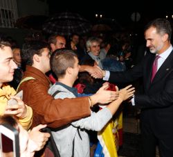 Su Majestad el Rey agradece el cariño de los ciudadanos al finalizar el concierto