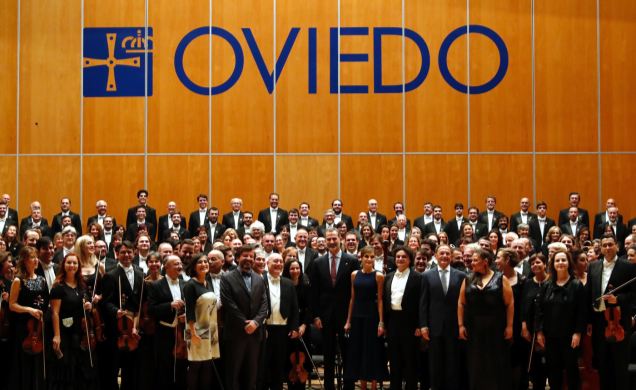Sus Majestades los Reyes, con la Orquesta Sinfónica del Principado de Asturias y el Coro de la Fundación Princesa de Asturias