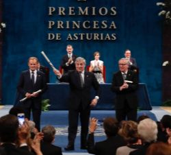 Antonio Tajani, presidente del Parlamento Europeo, Donald Tusk, presidente del Consejo Europeo y Jean-Claude Juncker, presidente de la Comisión Europe
