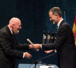 Su Majestad el Rey entrega el Premio Princesa de Asturias de Investigación Científica y Técnica a Kip. S. Thorne