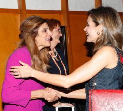 Su Majestad la Reina recibe el saludo de la presidenta electa de la Unión Internacional Contra el Cáncer, Su Alteza Real Dina Mired de Jordania