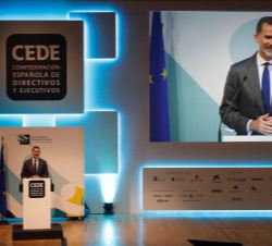 Su Majestad el Rey durante su intervención en la clausura del Congreso Anual de la Confederación Española de Directivos y Ejecutivos