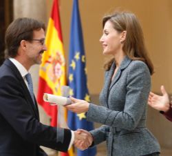 Su Majestad la Reina entrega el “Premio Reina Sofía de Prevención de la Discapacidad 2016” en la categoría de otros países de habla españo