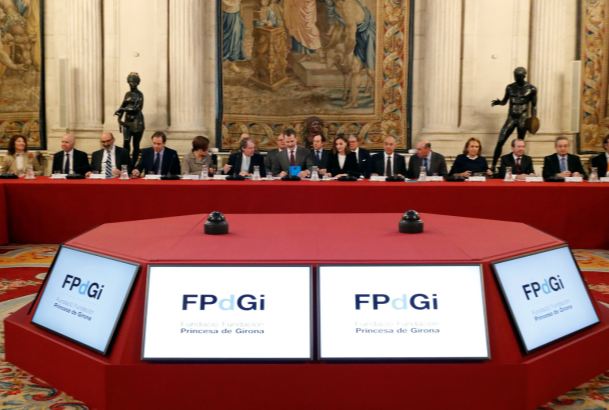 Sus Majestades los Reyes presiden la reunión del Patronato de la Fundación Princesa de Girona - FPdGi