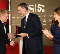 Su Majestad el Rey entrega el Premio reconocimiento revelación al tenista Alejandro Davidovich
