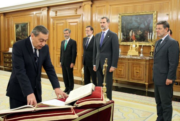 Su Majestad el Rey durante el acto de juramento como fiscal general del Estado de Julián Sánchez Melgar