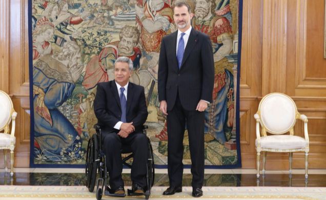 Su Majestad el Rey junto al Presidente del Ecuador, Lenin Moreno, momentos antes del encuentro