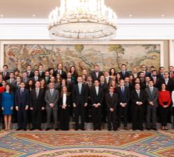 Su Majestad el Rey junto a la XXIII promoción del Cuerpo Superior de Sistemas y Tecnologías de la Información de la Administración del Estado