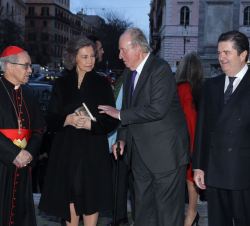 Sus Majestades los Reyes Don Juan Carlos y Doña Sofía a su llegada a la Basílica Papal de Santa María la Mayor