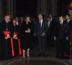 Sus Majestades los Reyes Don Juan Carlos y Doña Sofía a su llegada a la Basílica Papal de Santa María la Mayor