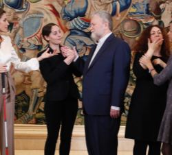Su Majestad la Reina durante el desarrollo de la audiencia