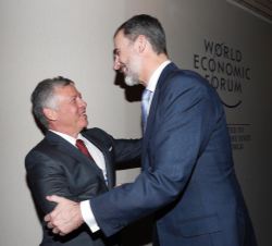 Su Majestad el Rey recibe el saludo de Su Majestad el Rey Abdullah II de Jordania