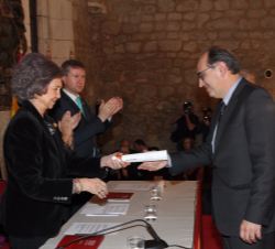 Doña Sofía entrega el Premio Hispania Nostra a las Buenas Prácticas 2016 al Conjunto Monumental de Portilla, Zambrana, Álava, recoge el galardón Imano