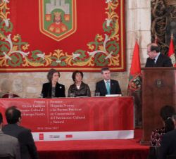 Doña Sofía durante la intervención del presidente de la Junta de Castilla y León, Juan Vicente Herrera