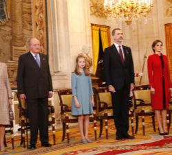 la Familia Real durante la interpretación del Himno Nacional