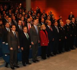 Vista del salón de Actos durante la interpretación del Himno Nacional.