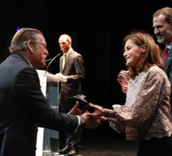 Su Majestad la Reina entrega el Premio Nacional de Innovación, modalidad “Internacionalización”, a la Sociedad Española de Electromedicina