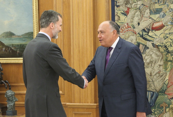 Su Majestad el Rey recibe el saludo del ministro de Asuntos Exteriores de la República Árabe de Egipto, Sameh Shoukry